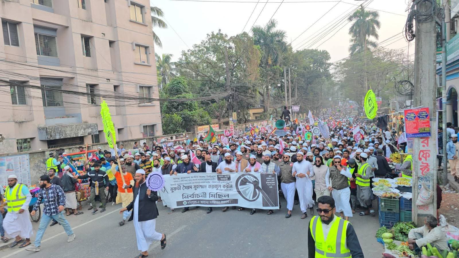 চাঁদাবাজদের কবল থেকে মুক্ত পেতে হাতপাখায় ভোট দিন — মুফতী ফয়জুল করীম