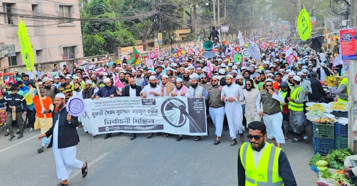 চাঁদাবাজদের কবল থেকে মুক্ত পেতে হাতপাখায় ভোটের আহ্বান — মুফতী ফয়জুল করীম