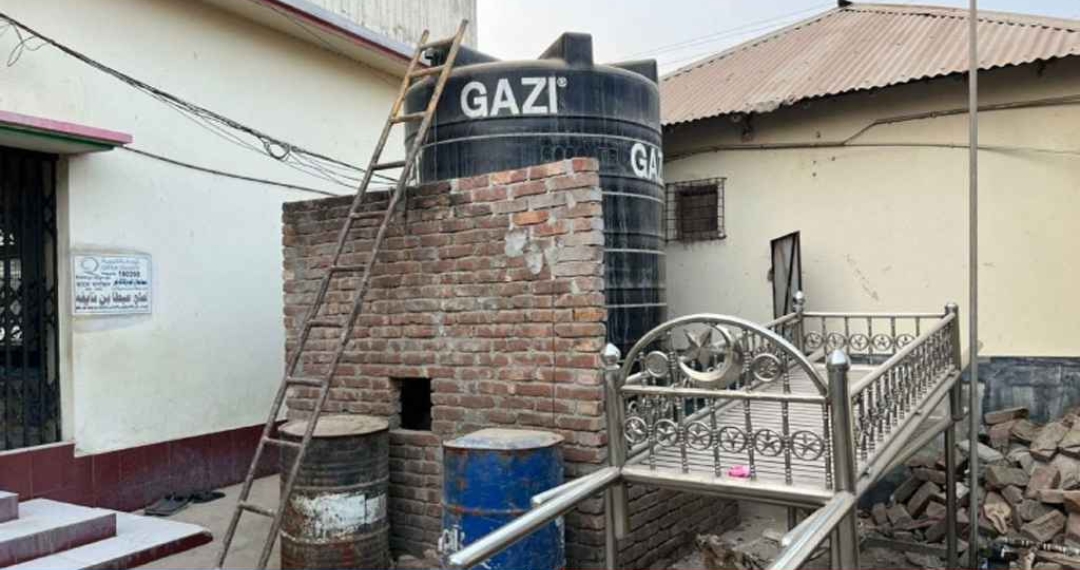 জামায়াত নেতার অবৈধ পাম্পে অভিযান, পানির ট্যাংকে তেলের সন্ধান