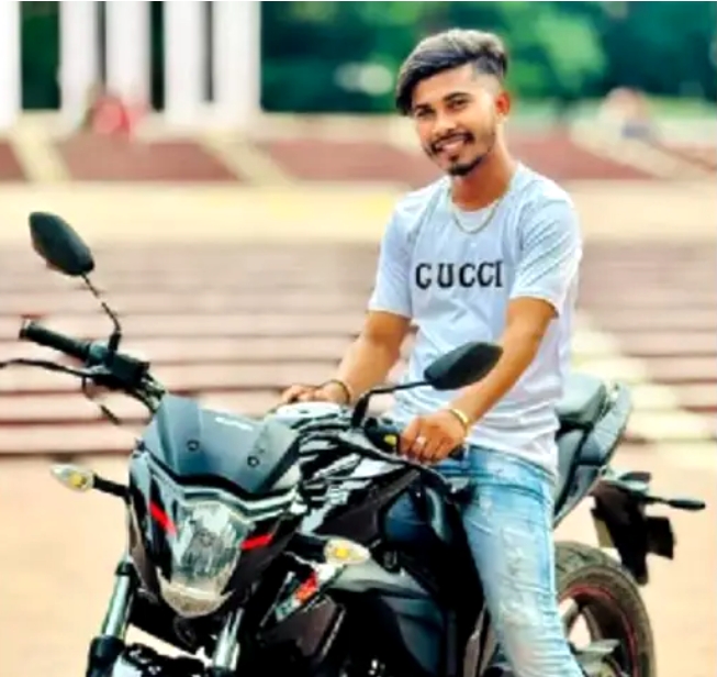শহীদ মিনারে গুলিবিদ্ধ কনটেন্ট ক্রিয়েটর রাকিবের মৃত্যু