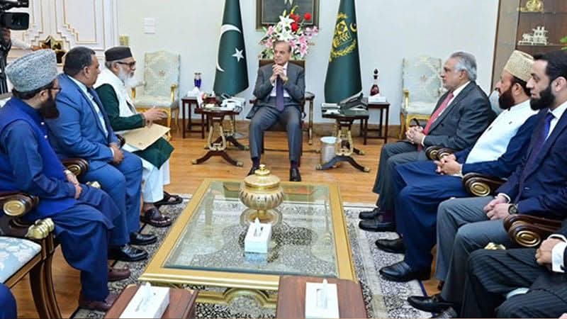 পাকিস্তানের প্রধানমন্ত্রীর সঙ্গে স্মরণীয় সাক্ষাৎ: শিক্ষাবৃত্তি ও সরাসরি ফ্লাইটে ইতিবাচক আশ্বাস