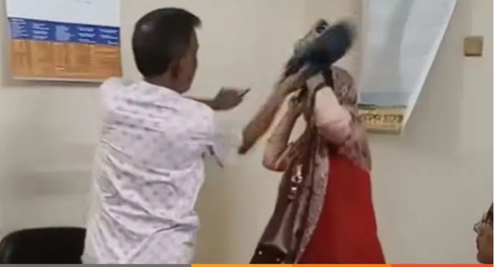 কলেজে ঢুকে শিক্ষিকাকে জুতাপেটা: বিএনপি নেতার বিরুদ্ধে অভিযোগ, আহত ৫