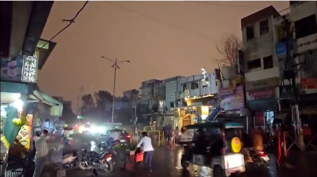 উত্তর প্রদেশে ভয়াবহ আবহাওয়া: বজ্রপাত ও ঝড়-বৃষ্টিতে নিহত অন্তত ৯০ জন