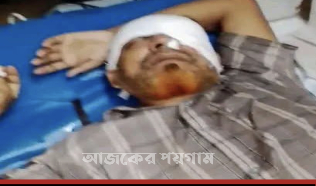 মেহেন্দিগঞ্জে সাবেক প্রধান শিক্ষকের ওপর ভগ্নিপতির বর্বরোচিত হামলা: ঢাকায় চিকিৎসাধীন, গ্রেপ্তারের দাবি