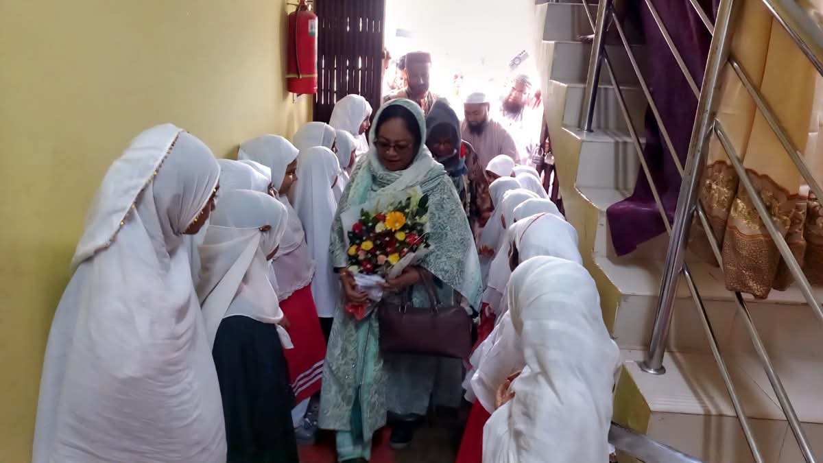 নারী শিক্ষার উন্নয়নে বিসিসি প্রতিশ্রুতিবদ্ধ: ফজিলাতুন্নেছা মাদ্রাসা পরিদর্শনে প্রশাসক শিরীন